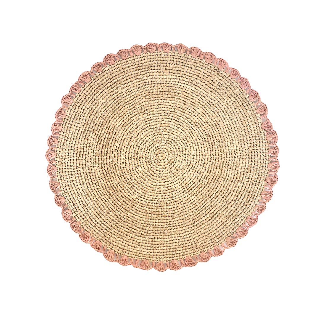 Aura Pink edge placemat | Woven raffia tabletop