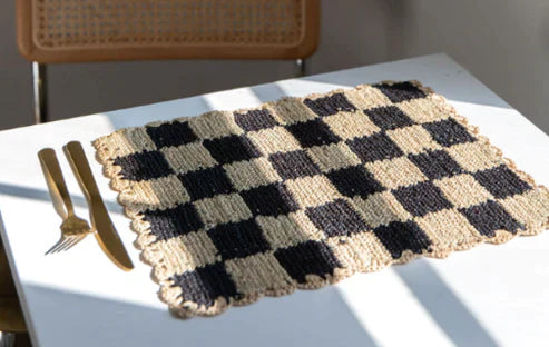 Black checked Placemat | Rectangular raffia tabletop