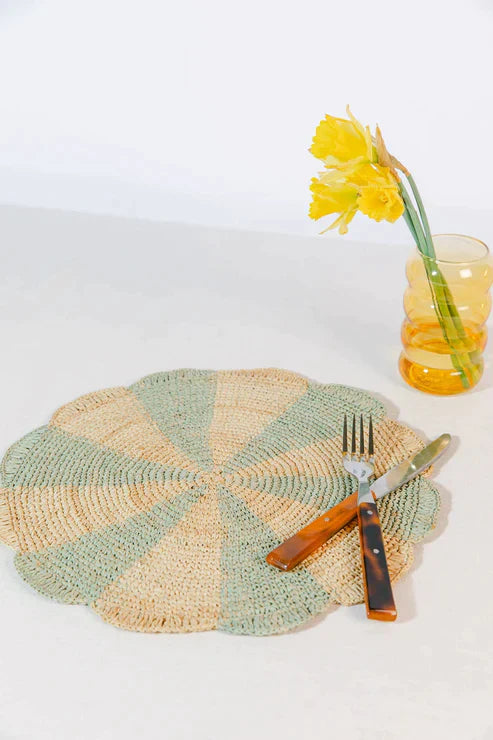Pinwheel Blue Placemat | Raffia tabletop