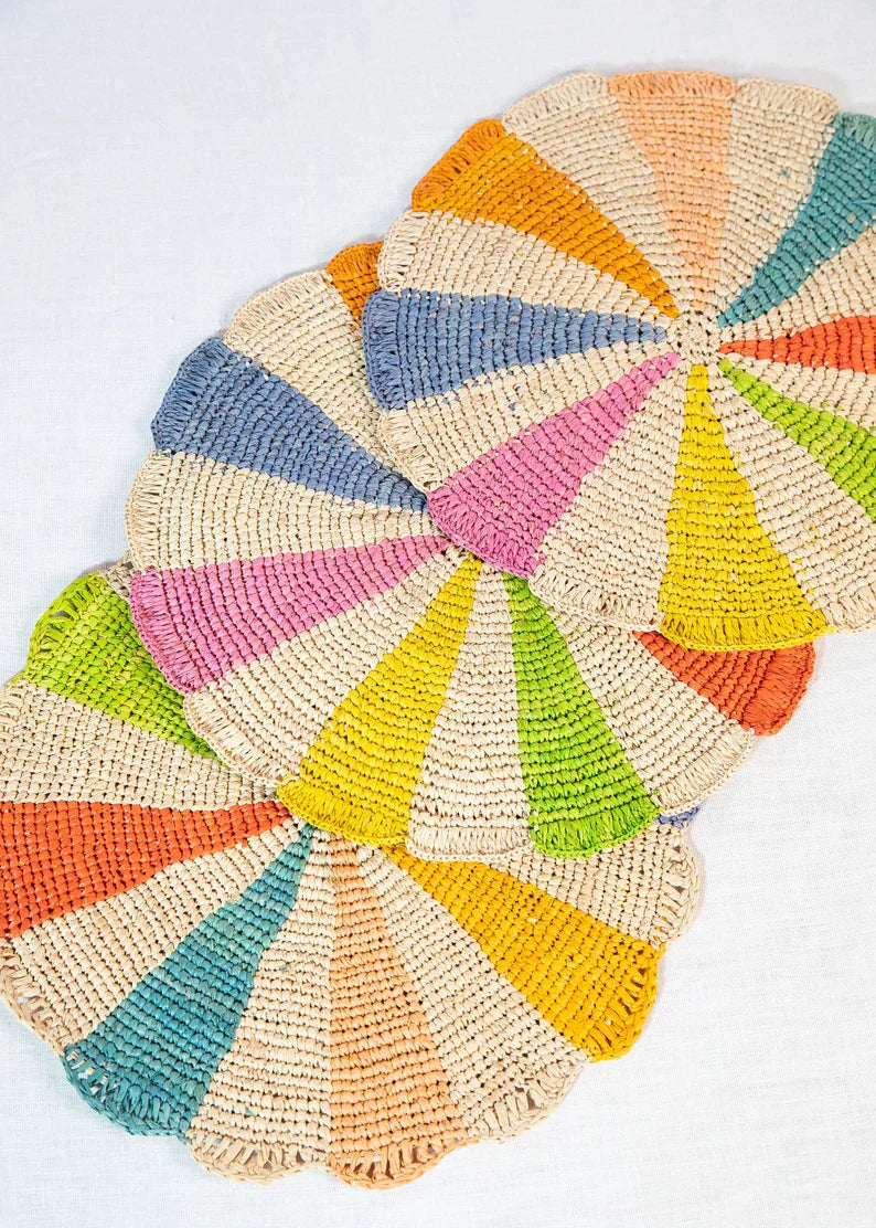 Pinwheel multicolor Placemat | Raffia tabletop