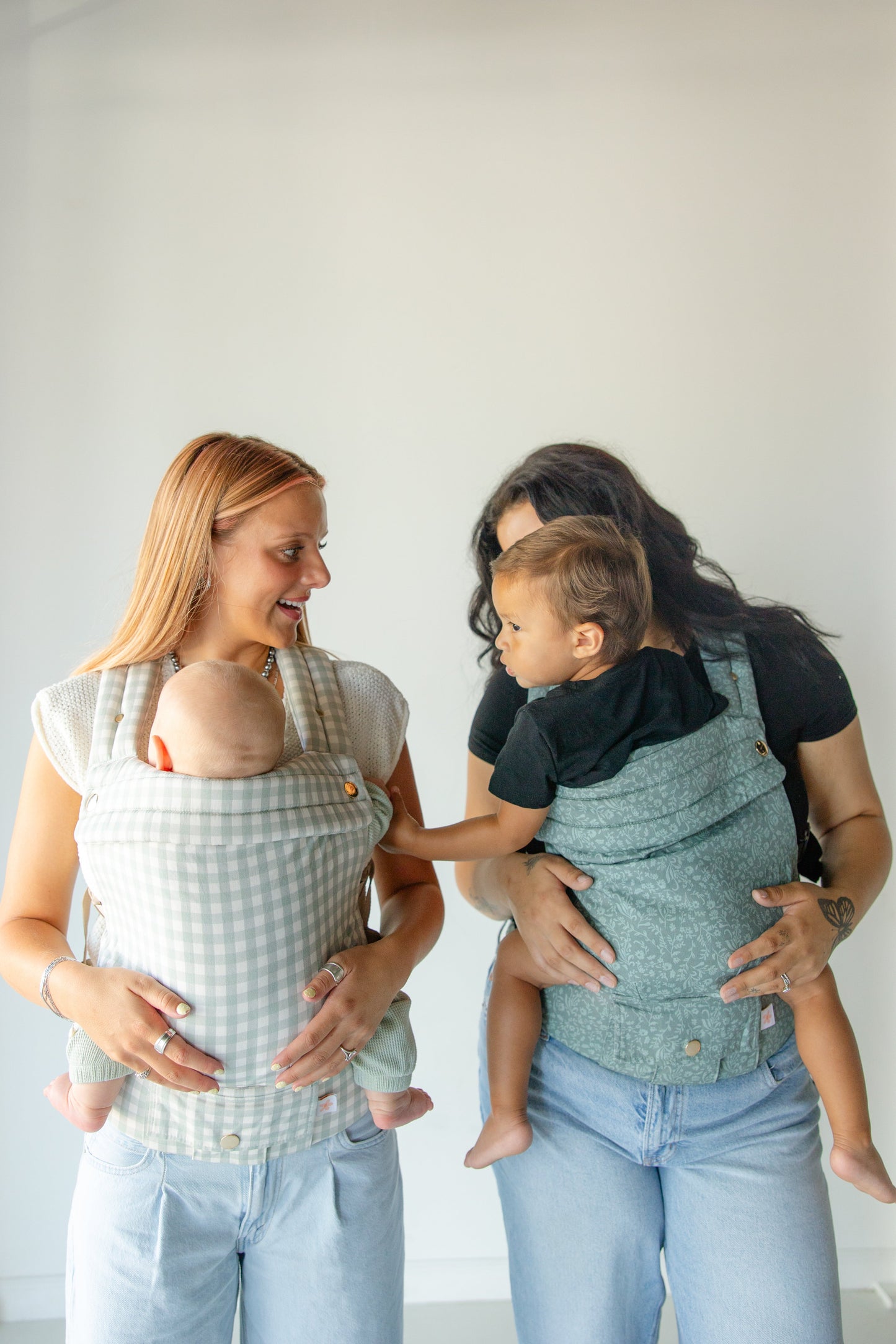 Monroe x Coco Bloom - Neutral Cotton Baby Carrier