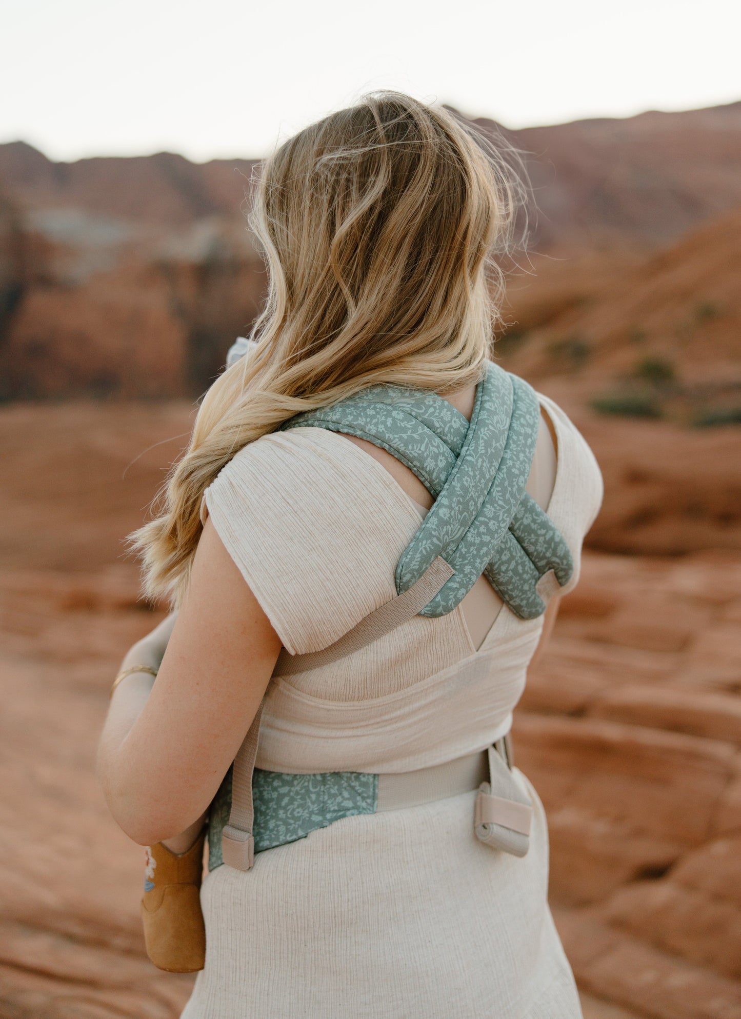 Monroe x Coco Bloom - Neutral Cotton Baby Carrier