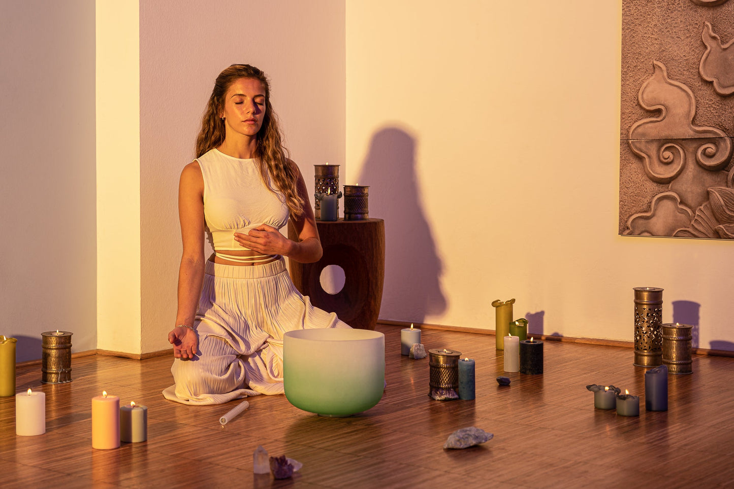 11" Color-Frosted Crystal Singing Bowl, Green, Note F4, Heart Chakra