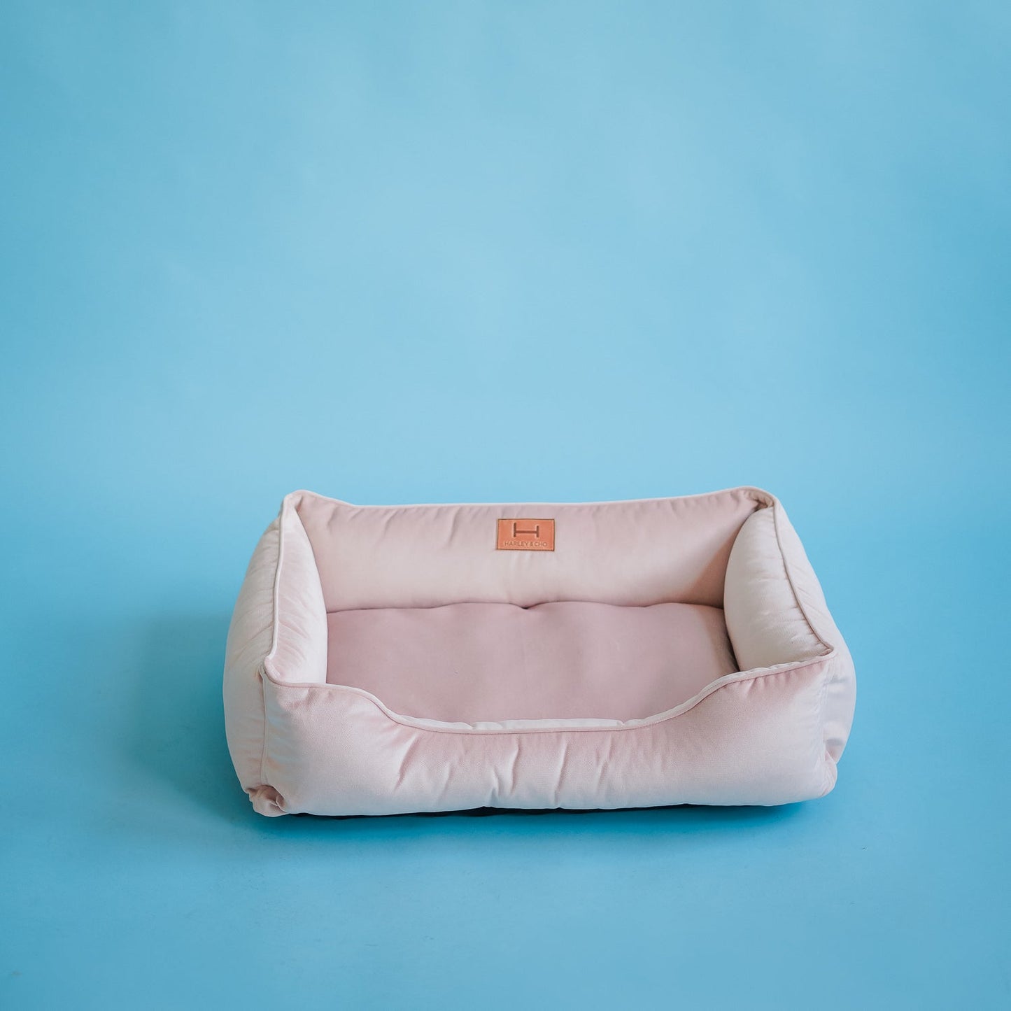 Dreamer Velvet Cat Bed