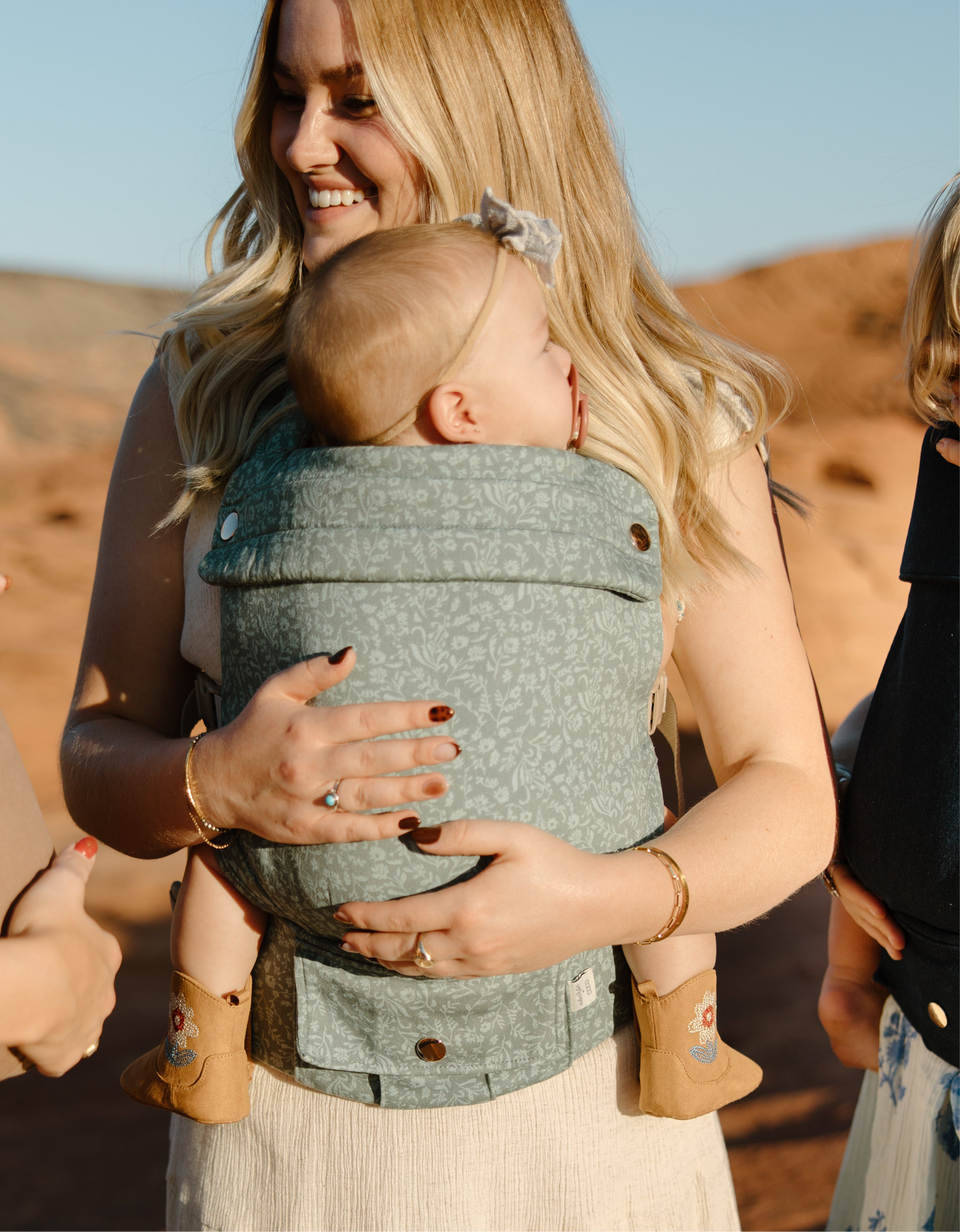 Monroe x Coco Bloom - Neutral Cotton Baby Carrier