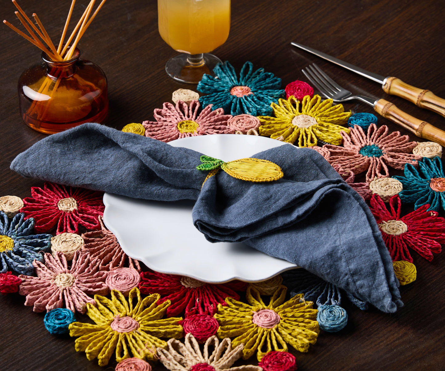 Fleur Raffia placemat | Multicolor Flowers woven tabletop