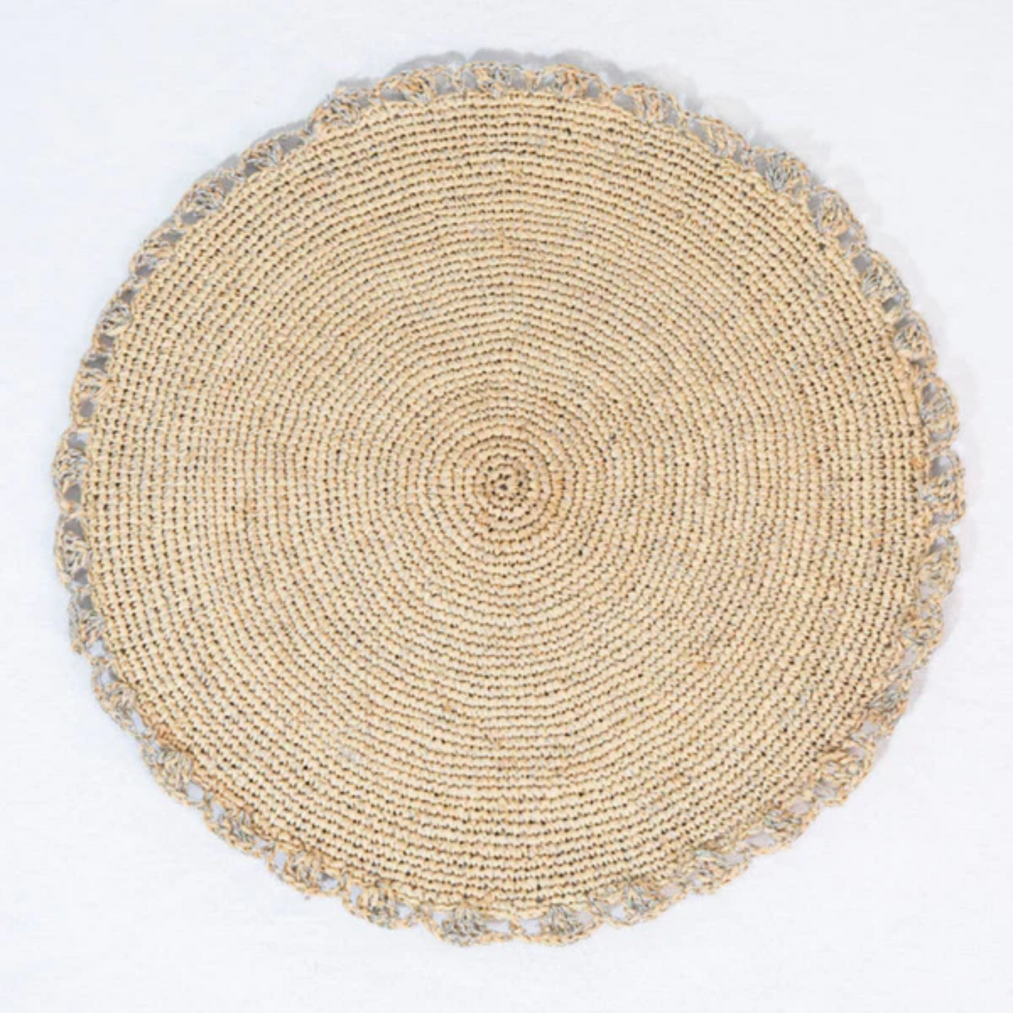 Metallic Aura placemat | Woven raffia tabletop