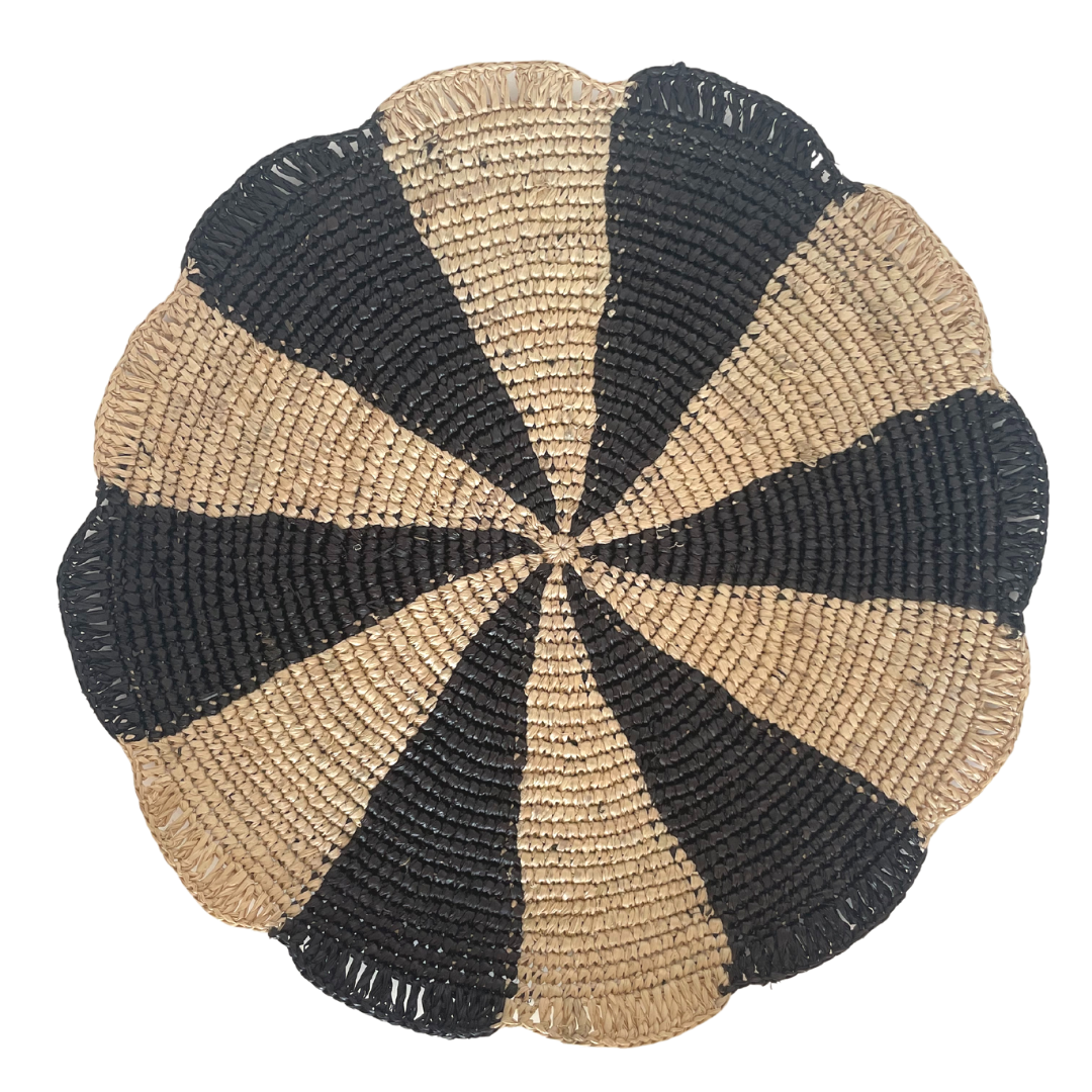 Paris Placemat | Woven raffia tabletop