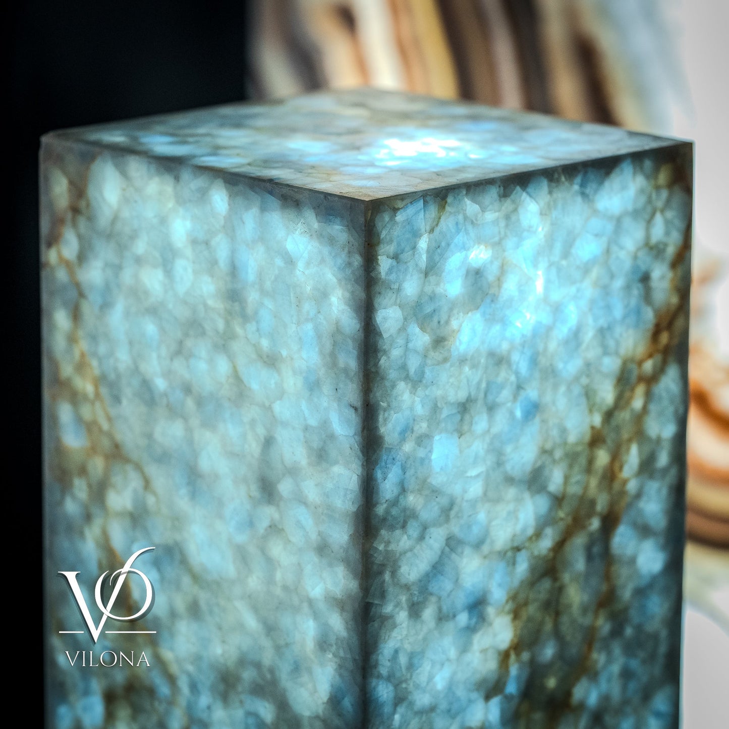 Arctic Onyx Floor Lamp | Medium
