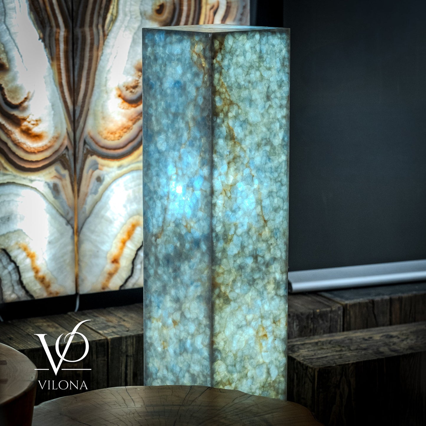 Arctic Onyx Floor Lamp | Medium