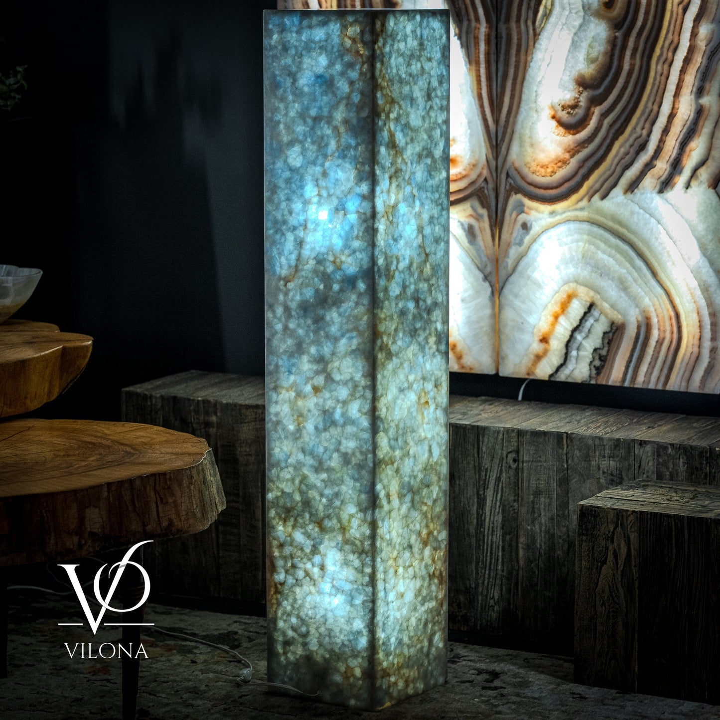 Arctic Onyx Floor Lamp | Medium