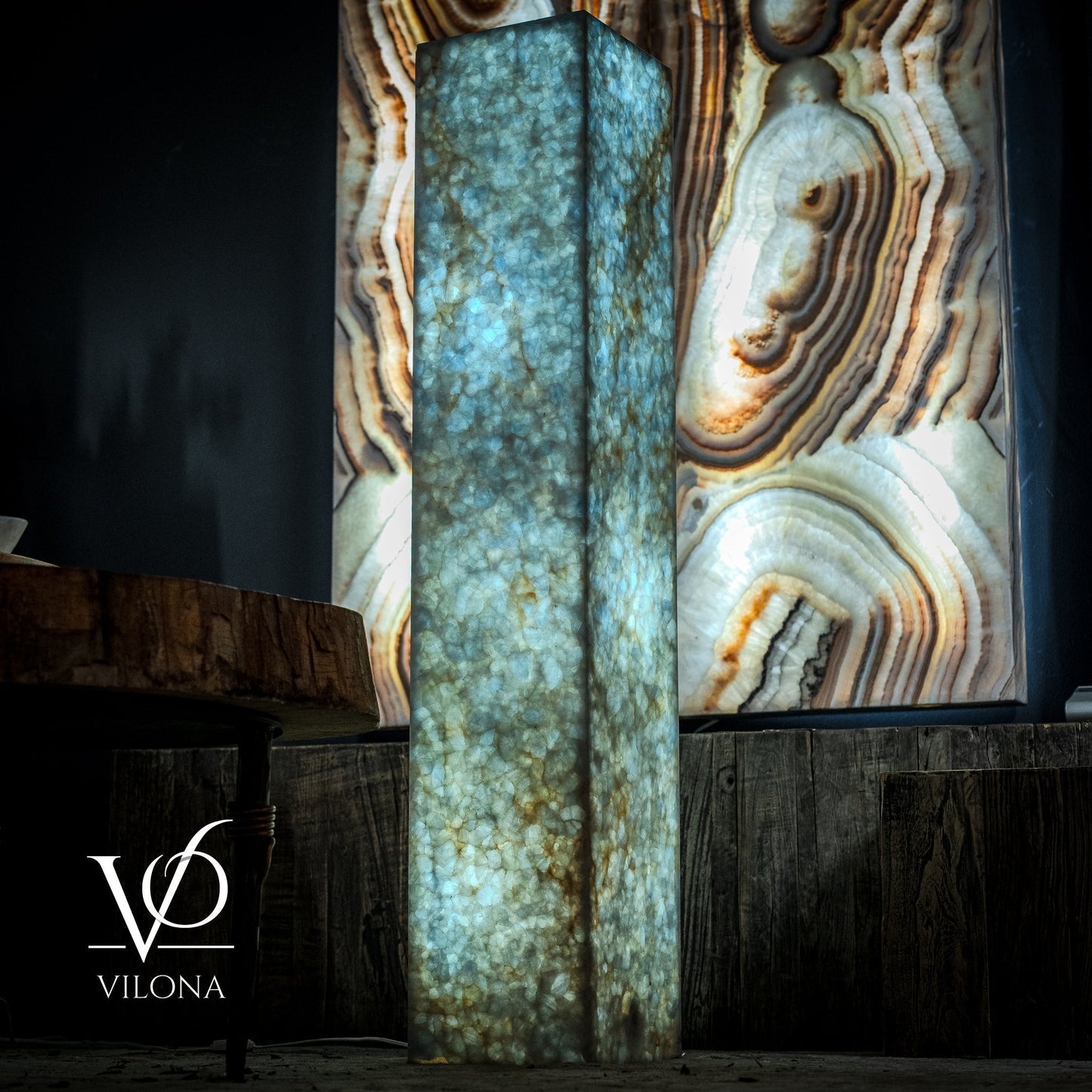 Arctic Onyx Floor Lamp | Medium