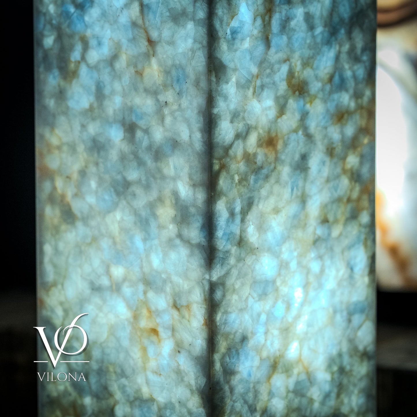 Arctic Onyx Floor Lamp | Medium