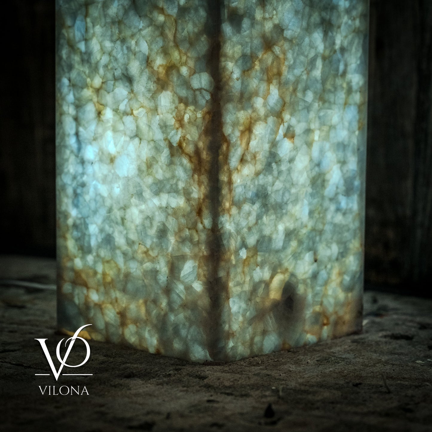 Arctic Onyx Floor Lamp | Medium