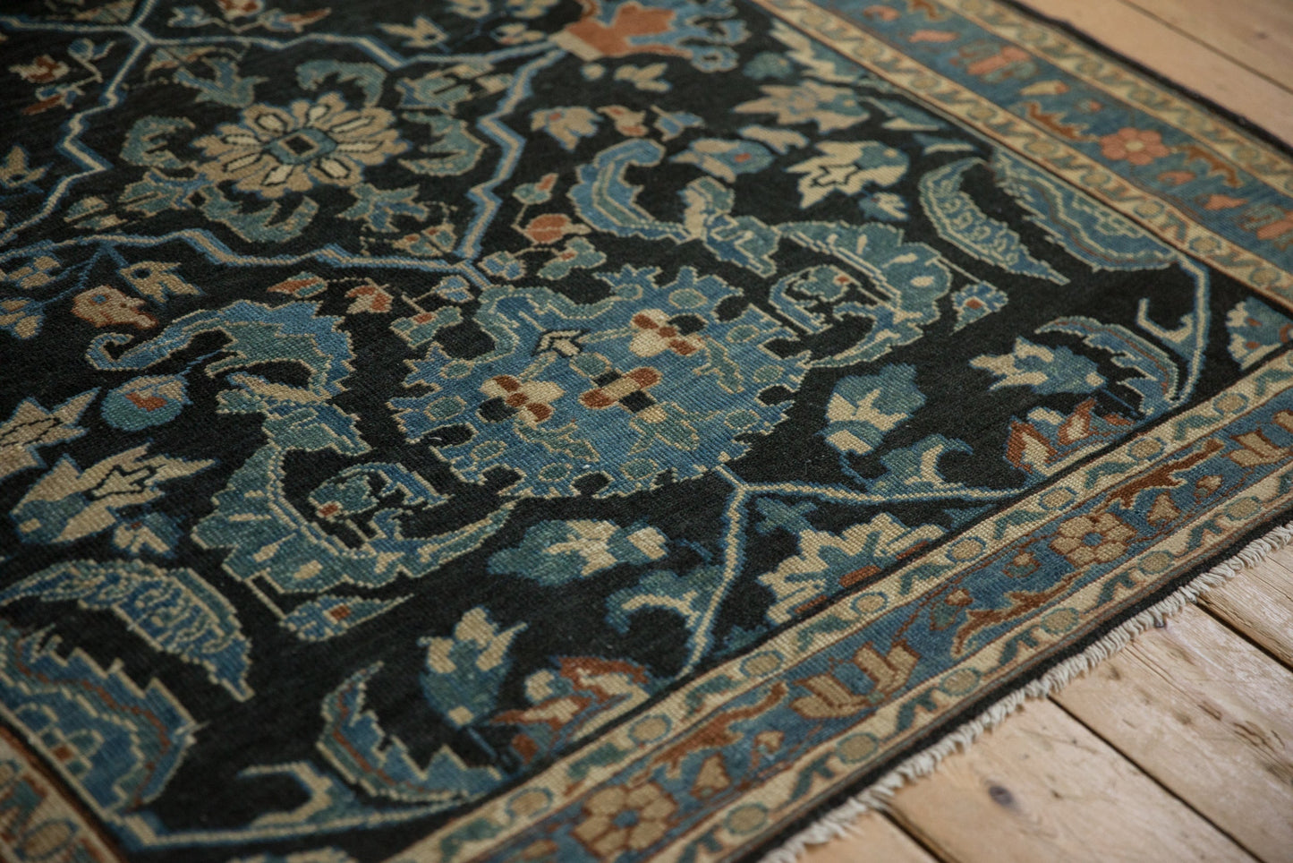 4x7 Vintage Fine Distressed Lilihan Rug