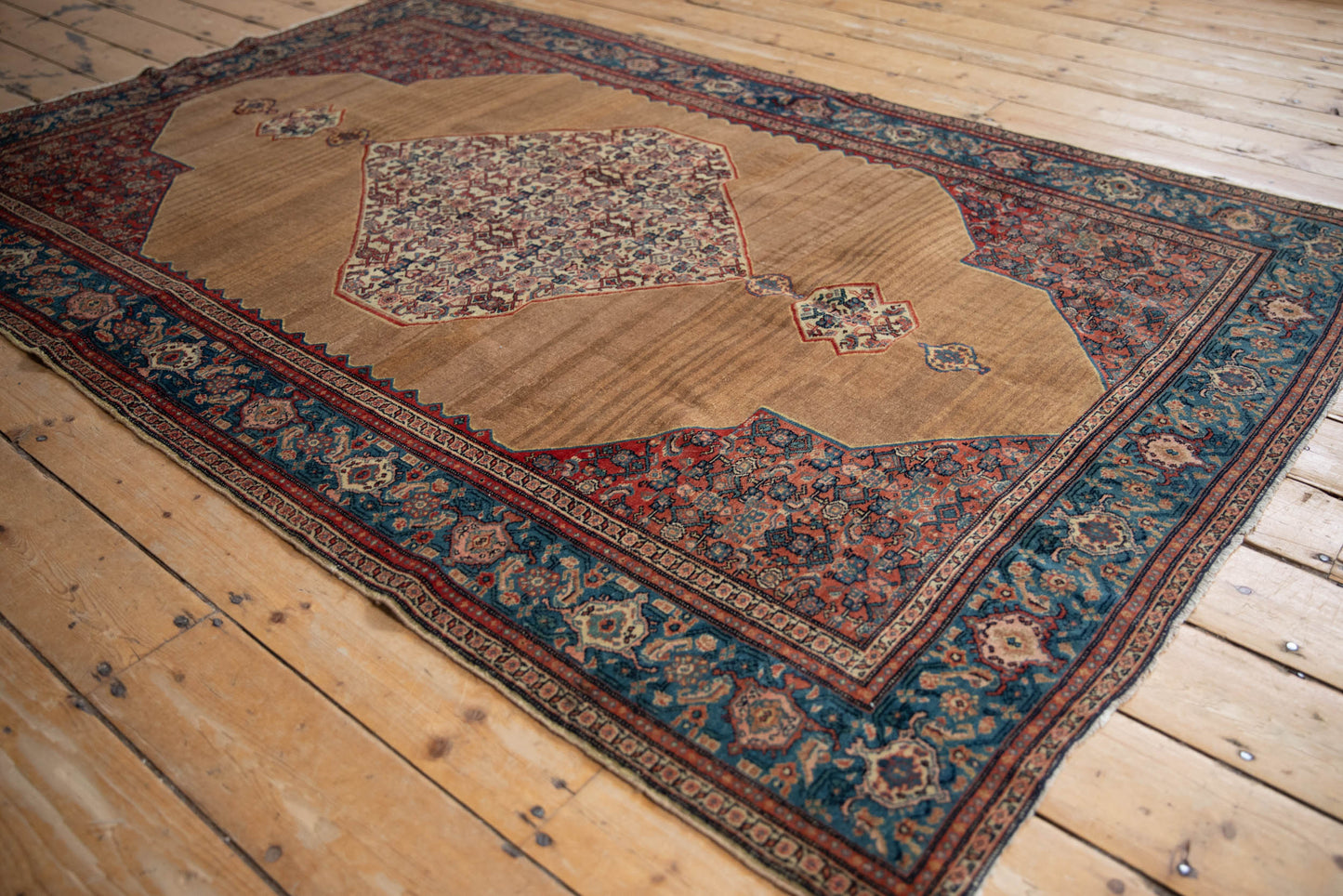 5x7.5 Antique Fine Senneh Rug