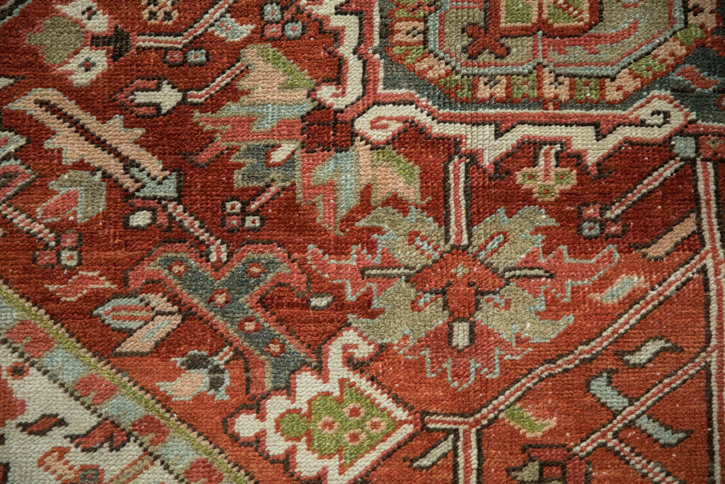 8x10.5 Vintage Distressed Heriz Carpet