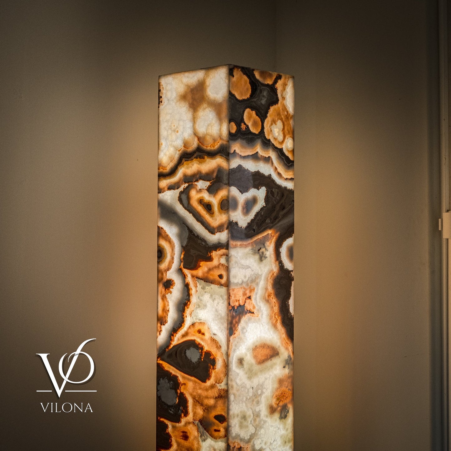 Sahara Onyx Floor Lamp Exotic Polished | Medium